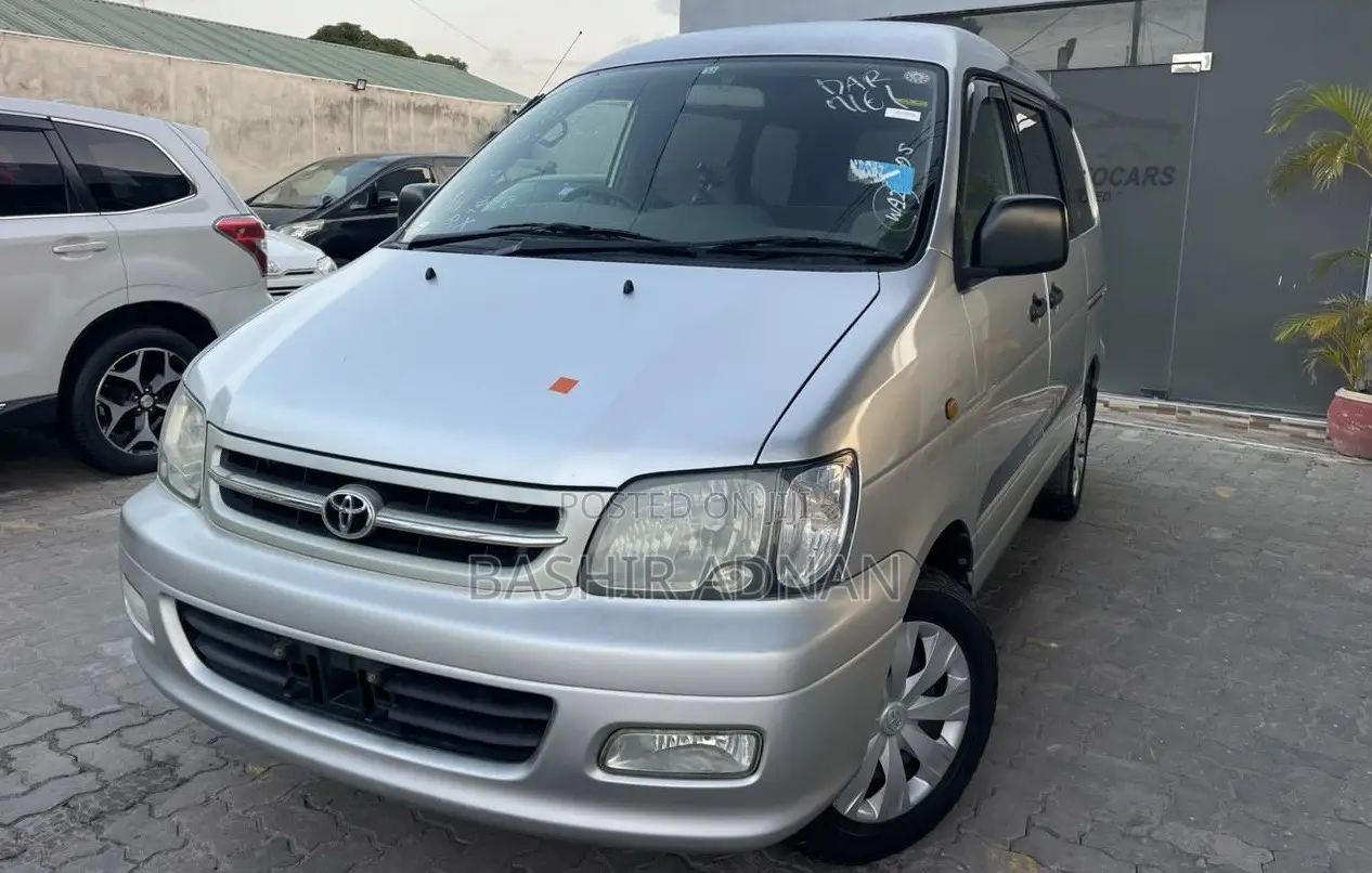 Toyota TownAce Noah 2000 Silver