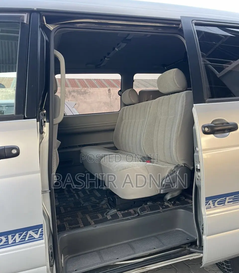 Toyota TownAce Noah 2000 Silver