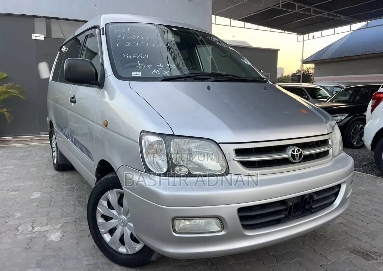 Toyota TownAce Noah 2000 Silver