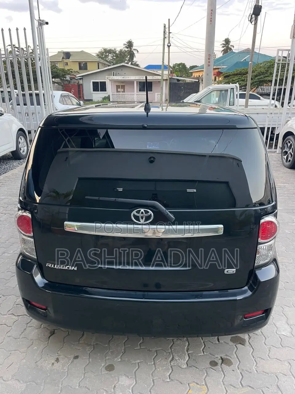 Toyota Corolla Rumion Hatchback 1.5 FWD 2012 Matt Black