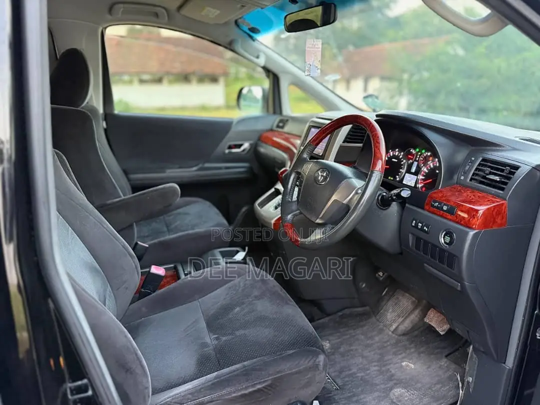 Toyota Vellfire 2011 Black