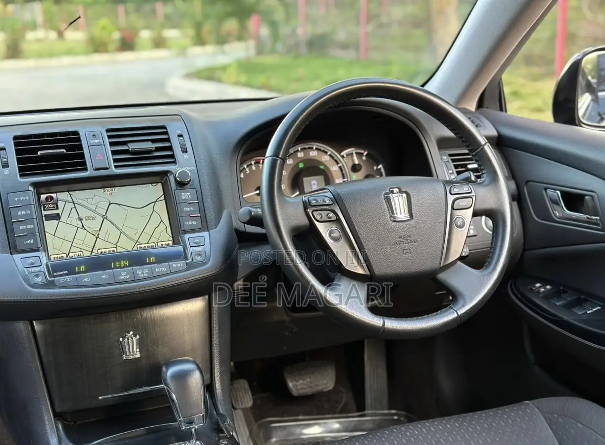 Toyota Crown 2009 Black