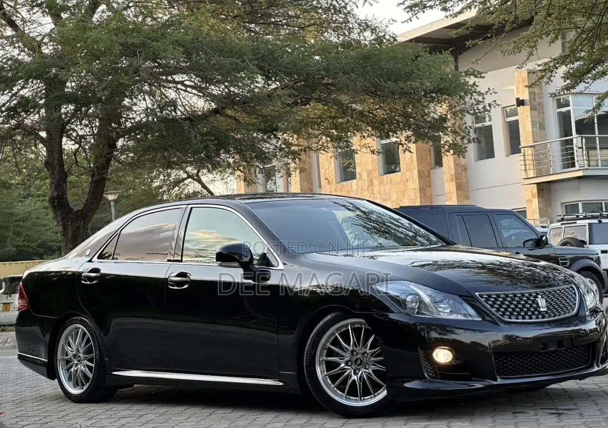 Toyota Crown 2009 Black