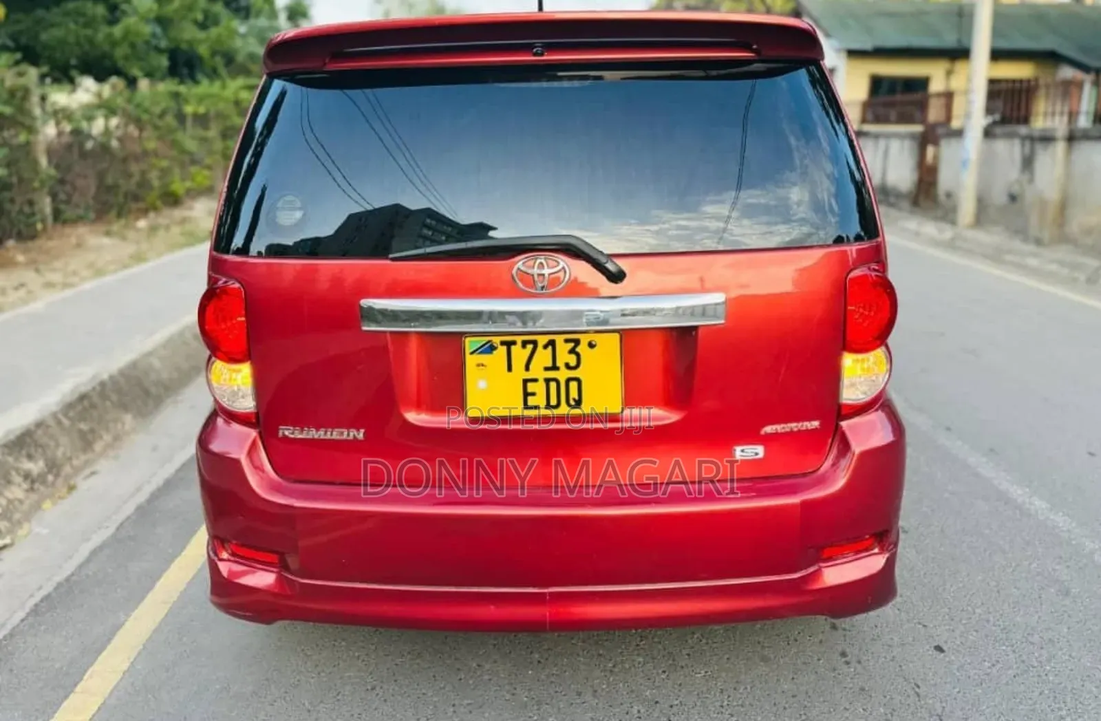 Toyota Corolla Rumion 2008 Red