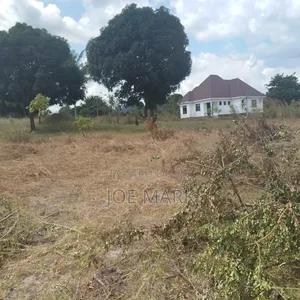 Kiwanja Kinauzwa Kibaha Kwa Mfipa