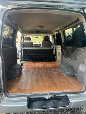 Nissan Caravan (Urvan) 2004 Silver