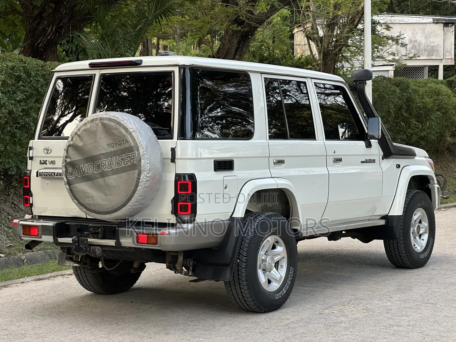 Toyota Land Cruiser 2014 White