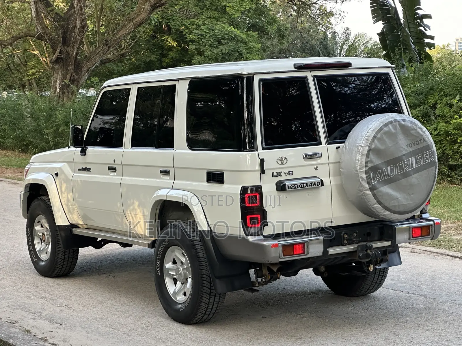 Toyota Land Cruiser 2014 White