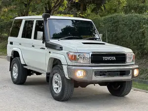 Toyota Land Cruiser 2014 White