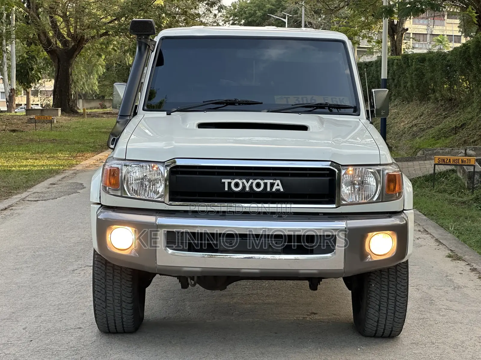 Toyota Land Cruiser 2014 White