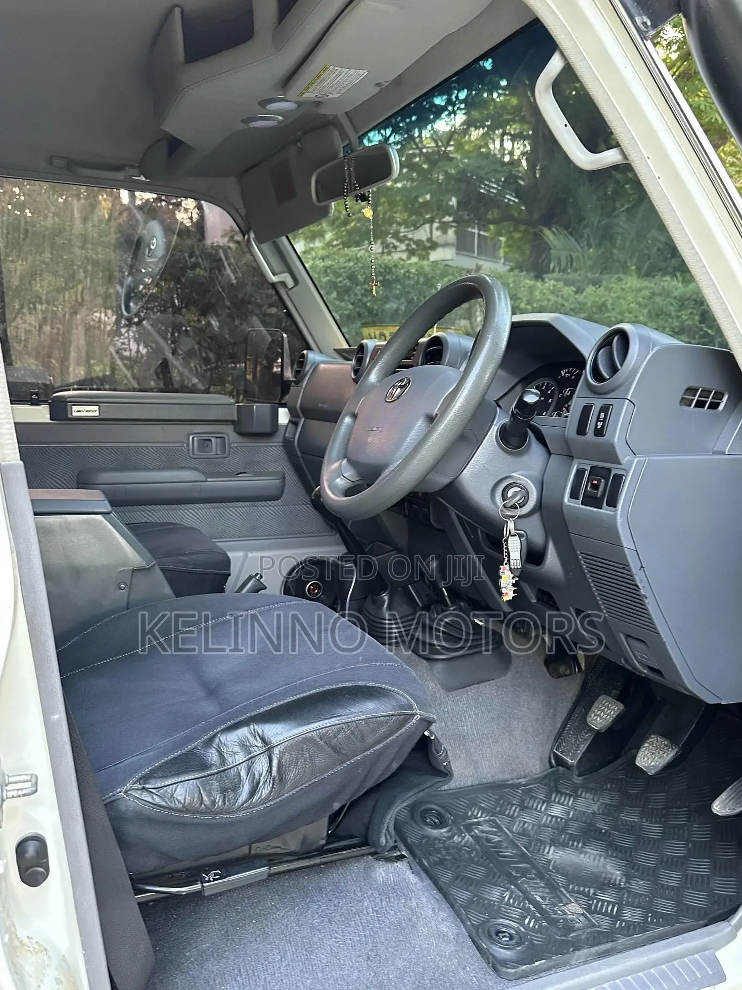 Toyota Land Cruiser 2014 White