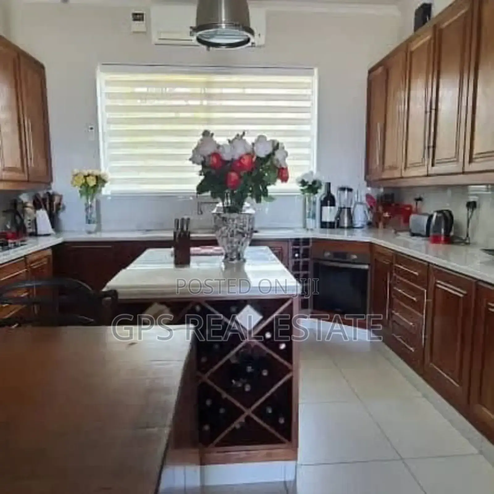 Furnished 5bdrm Maisonette in Bahari Beach, Kinondoni for sale