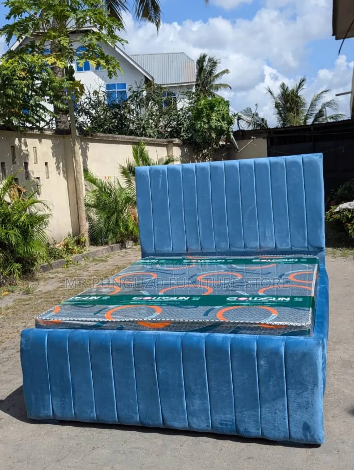 Kitanda Bed Sofa 5/6 Blue Colour