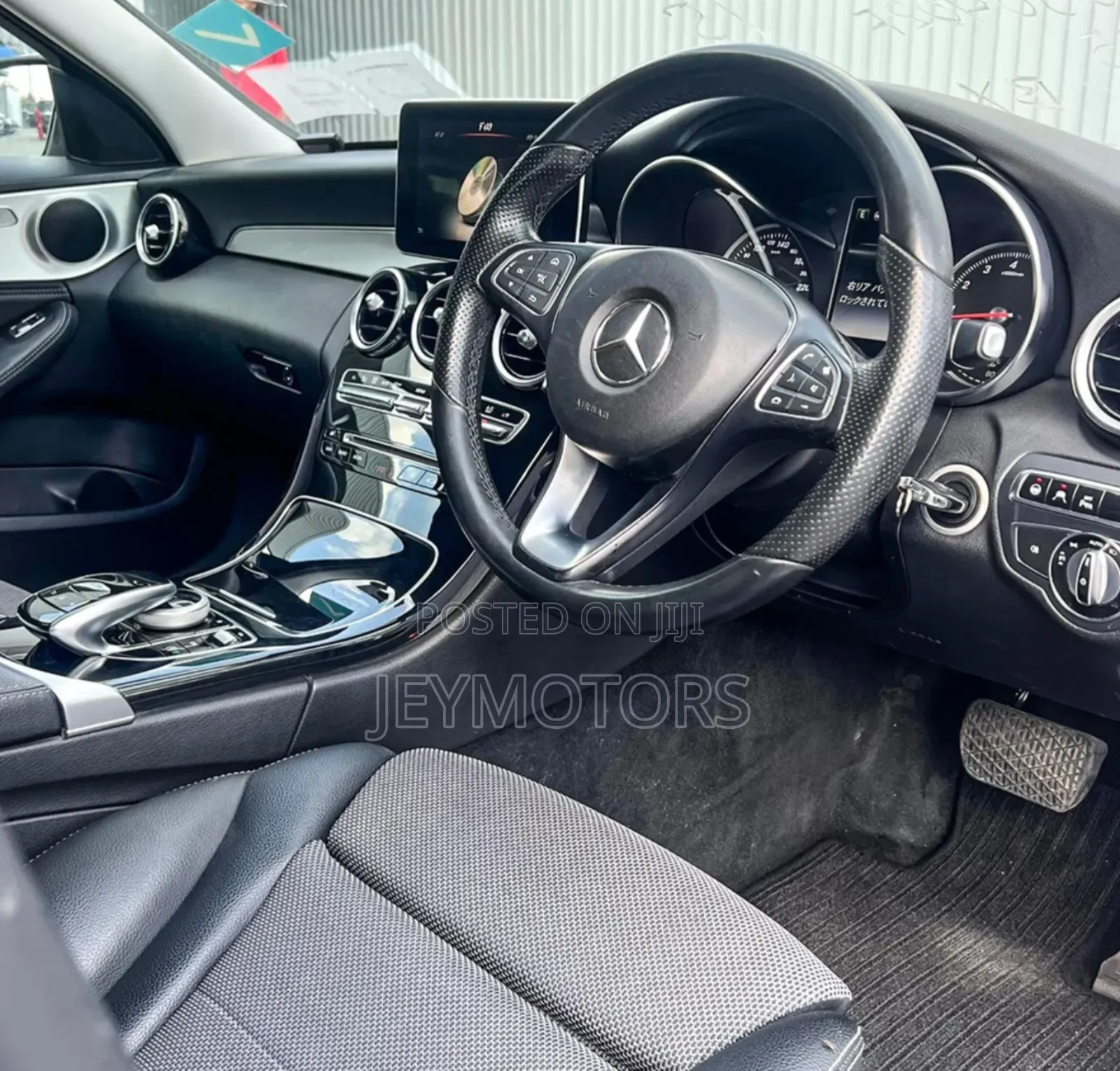 Mercedes-Benz C180 2014 Silver