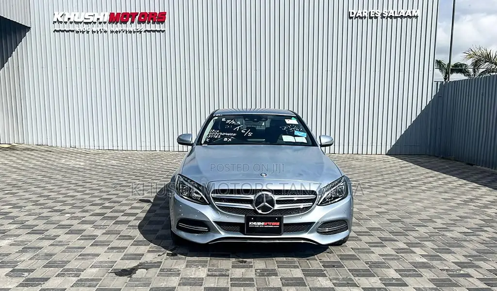 Mercedes-Benz C180 2014 Silver