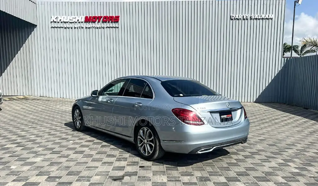 Mercedes-Benz C180 2014 Silver
