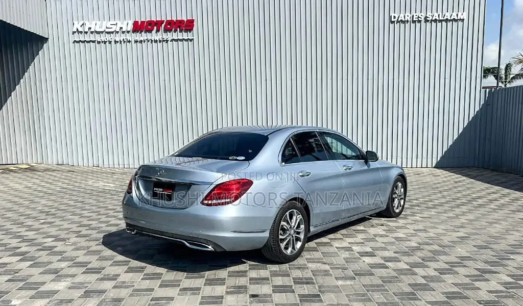 Mercedes-Benz C180 2014 Silver