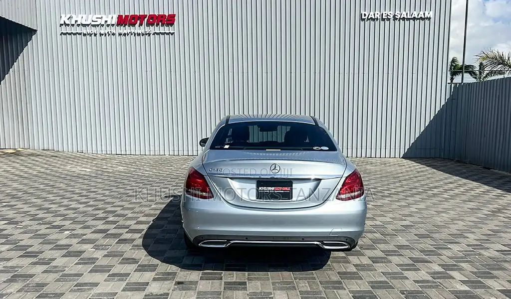 Mercedes-Benz C180 2014 Silver