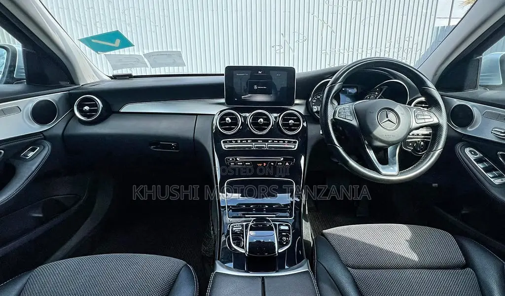 Mercedes-Benz C180 2014 Silver