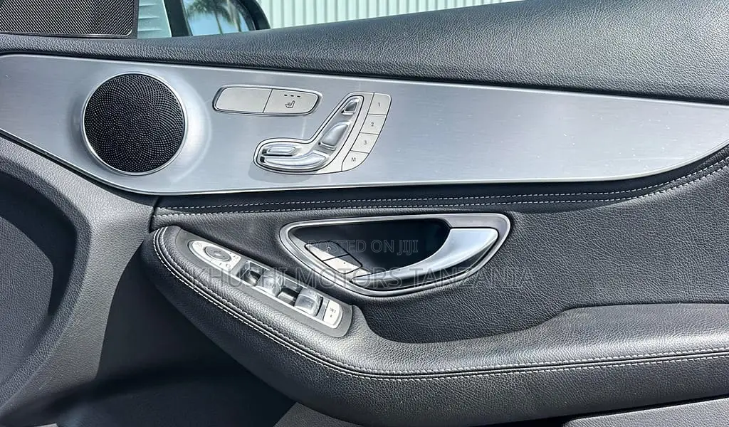 Mercedes-Benz C180 2014 Silver