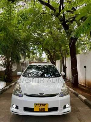 Photo - Toyota Wish 2006 White