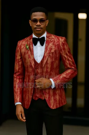 Men's Suit Well Fashioned
