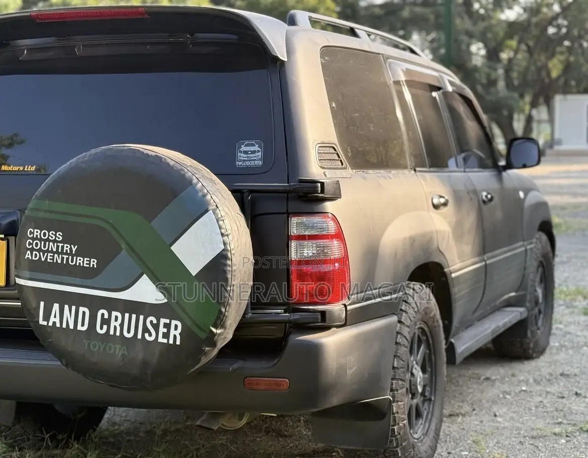 Toyota Land Cruiser 2003 Gray