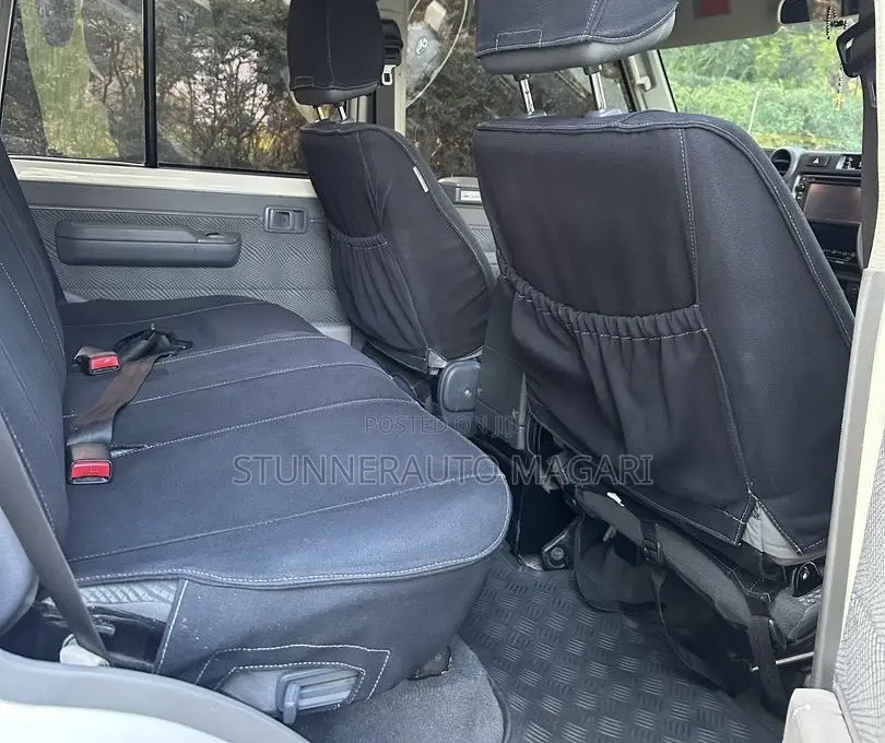 Toyota Land Cruiser 2016 White
