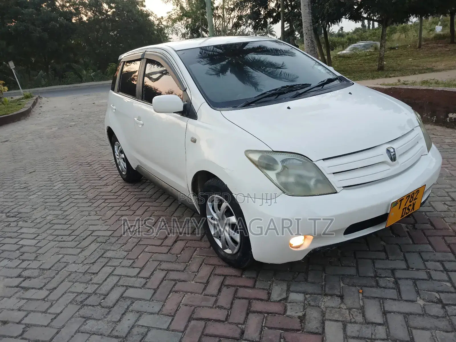 Toyota IST 2004 White