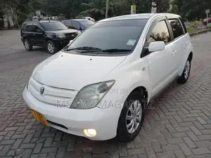 Toyota IST 2004 White