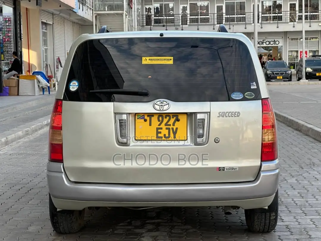 Toyota Succeed 2004 Gold