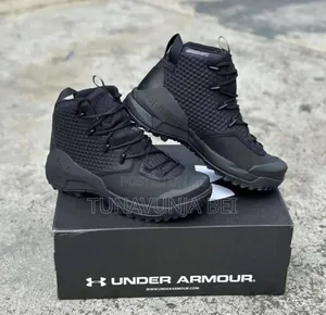 Under Amours Boots