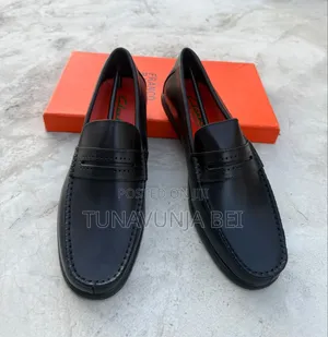 Black  Cracks Moccains