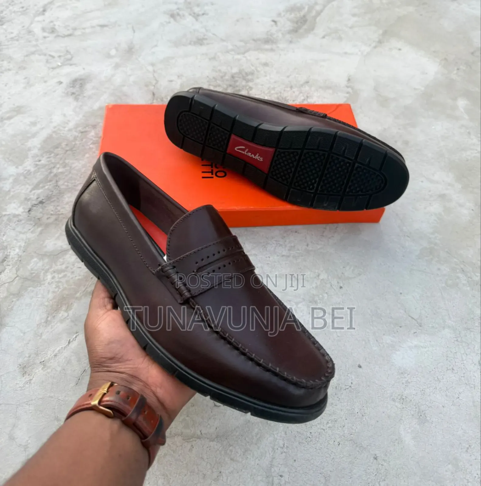 Black  Cracks Moccains