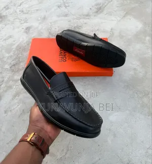 Black  Cracks Moccains