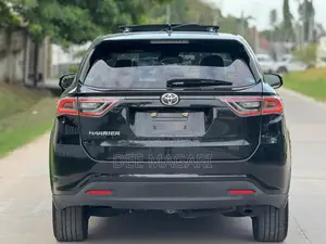 Toyota Harrier 2.0 2015 Black