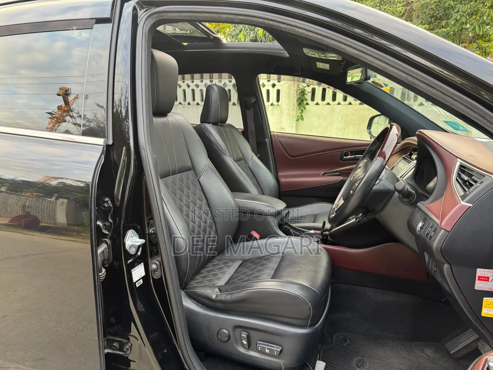 Toyota Harrier 2.0 2015 Black