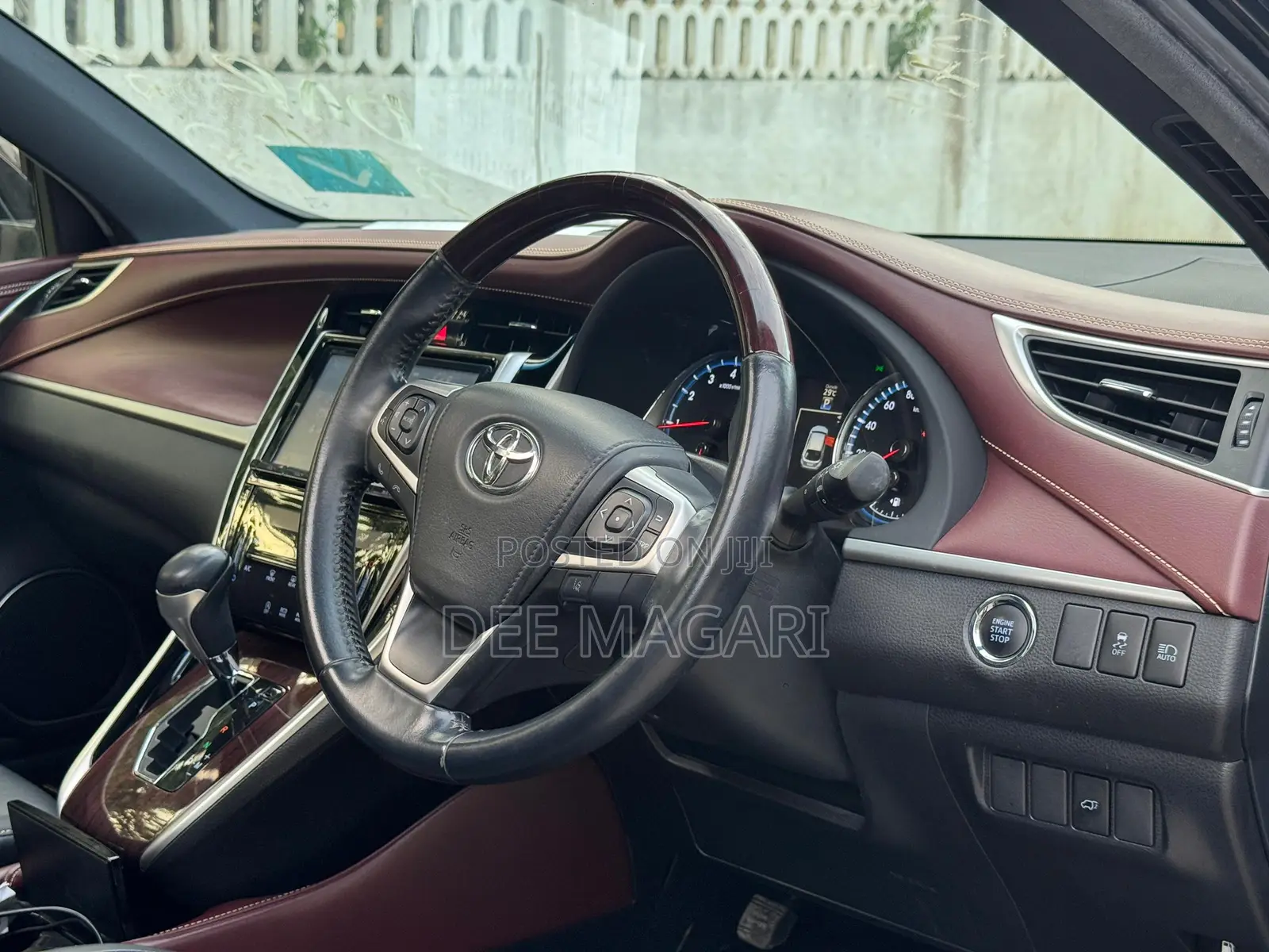 Toyota Harrier 2.0 2015 Black