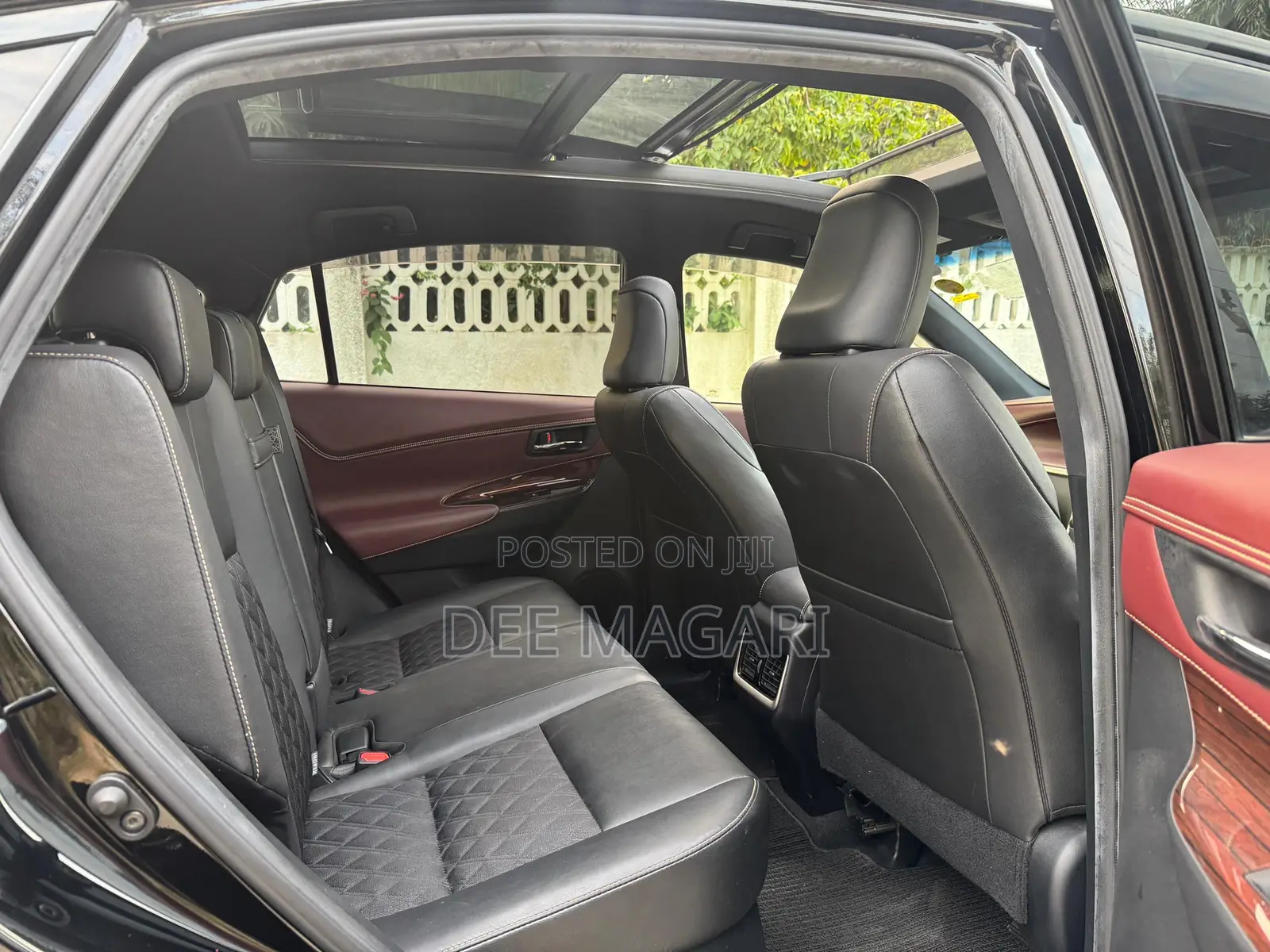 Toyota Harrier 2.0 2015 Black