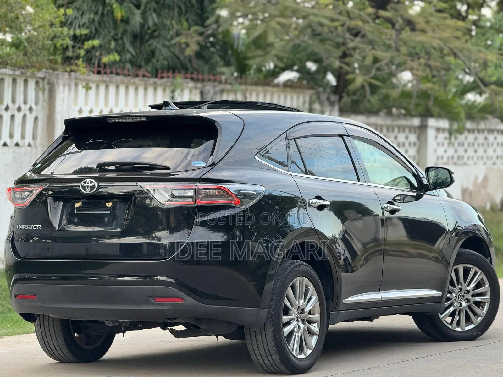Toyota Harrier 2.0 2015 Black