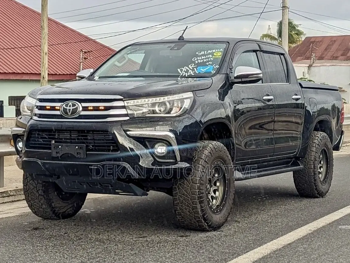 Toyota Hilux Revo Double Cab Deisel 2.4 RWD 2018 Black