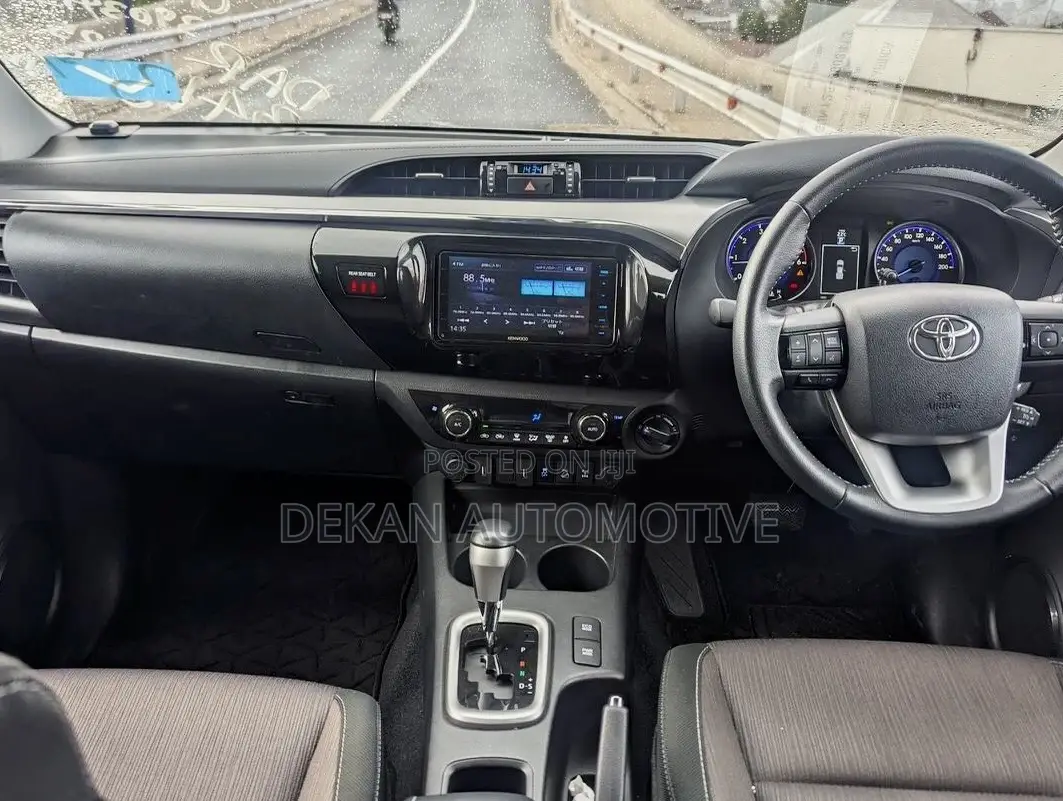 Toyota Hilux Revo Double Cab Deisel 2.4 RWD 2018 Black