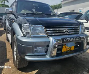 Photo - Toyota Land Cruiser 2000 Black