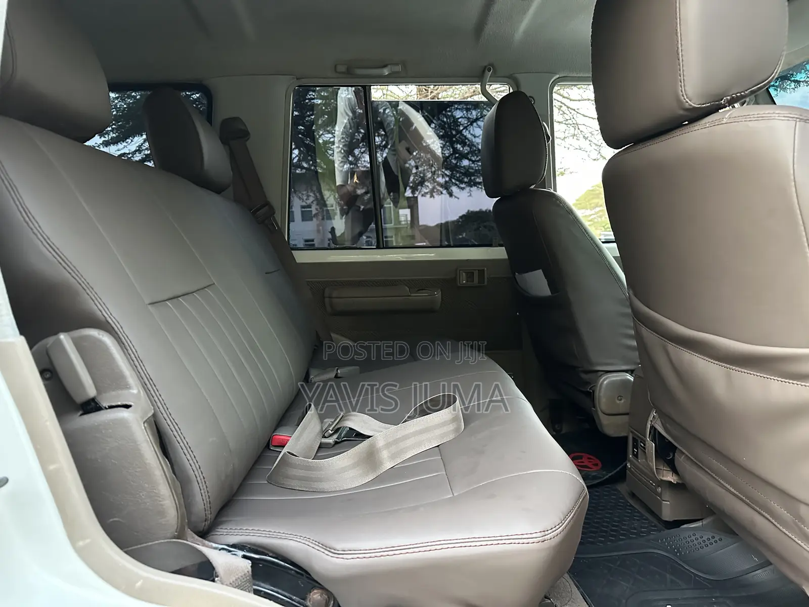 Toyota Land Cruiser 2010 White