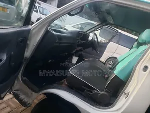 Toyota HiAce 1997 White