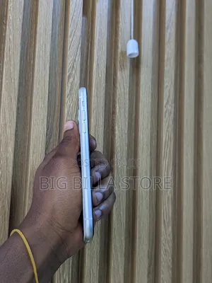 Apple iPhone 11 64 GB White