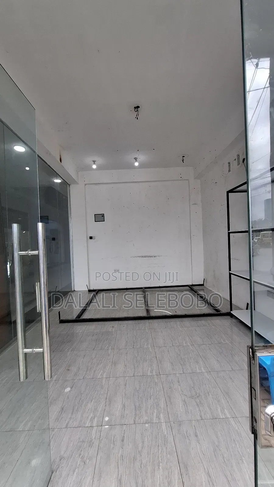 Office and Display Look at Tarmac
