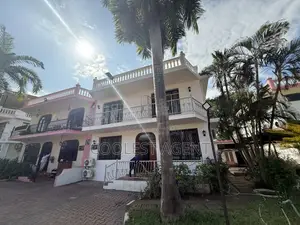 Photo - Furnished 4bdrm Villa in Coolest Estate for rent