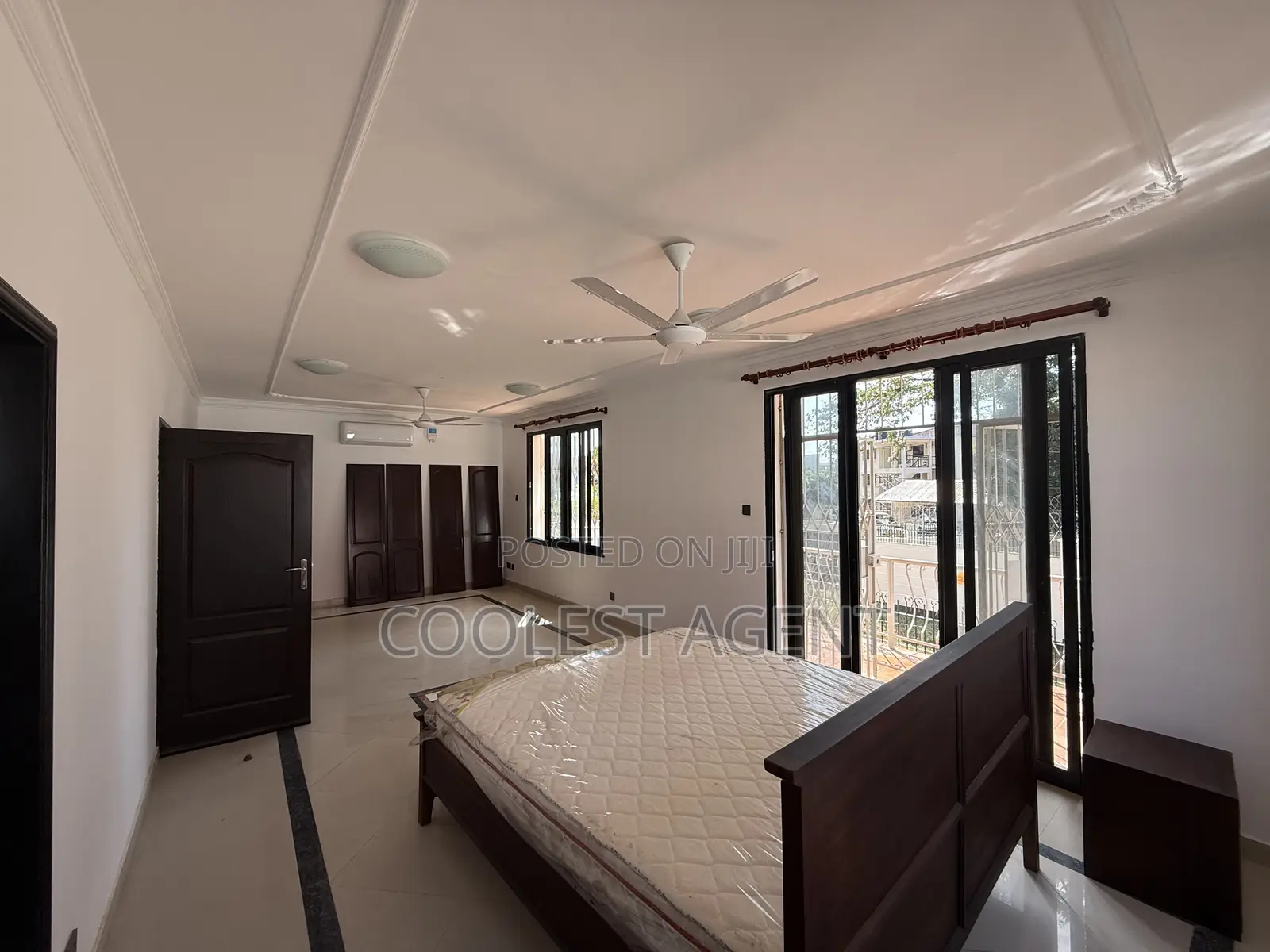 Furnished 4bdrm Villa in Coolest Estate for rent