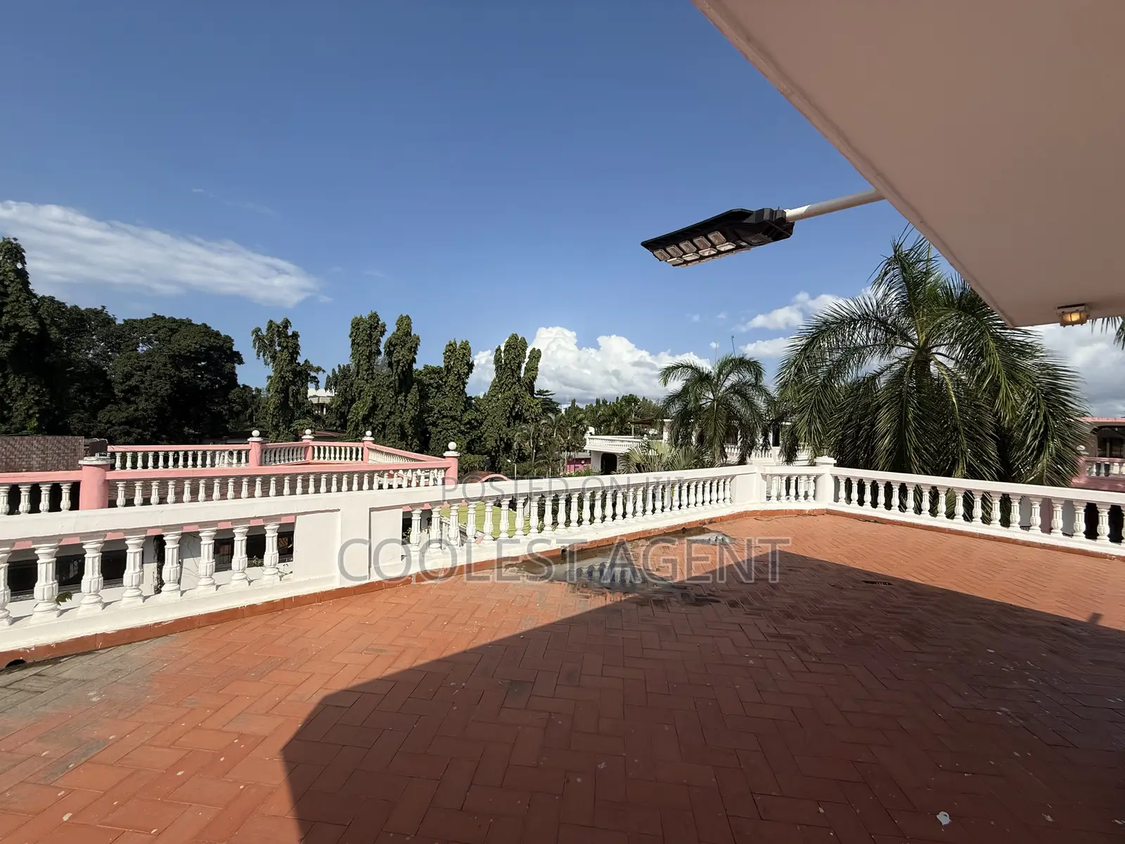 Furnished 4bdrm Villa in Coolest Estate for rent